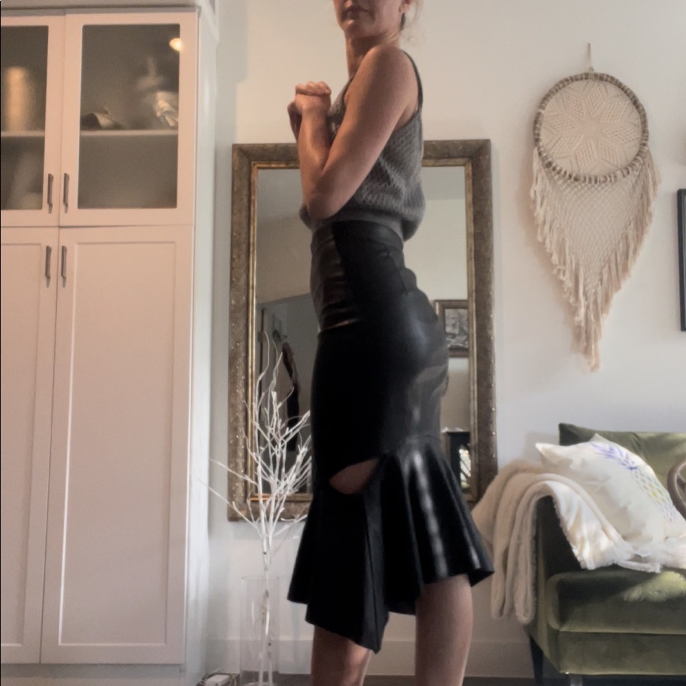 MIDI pleather cut out black skirt